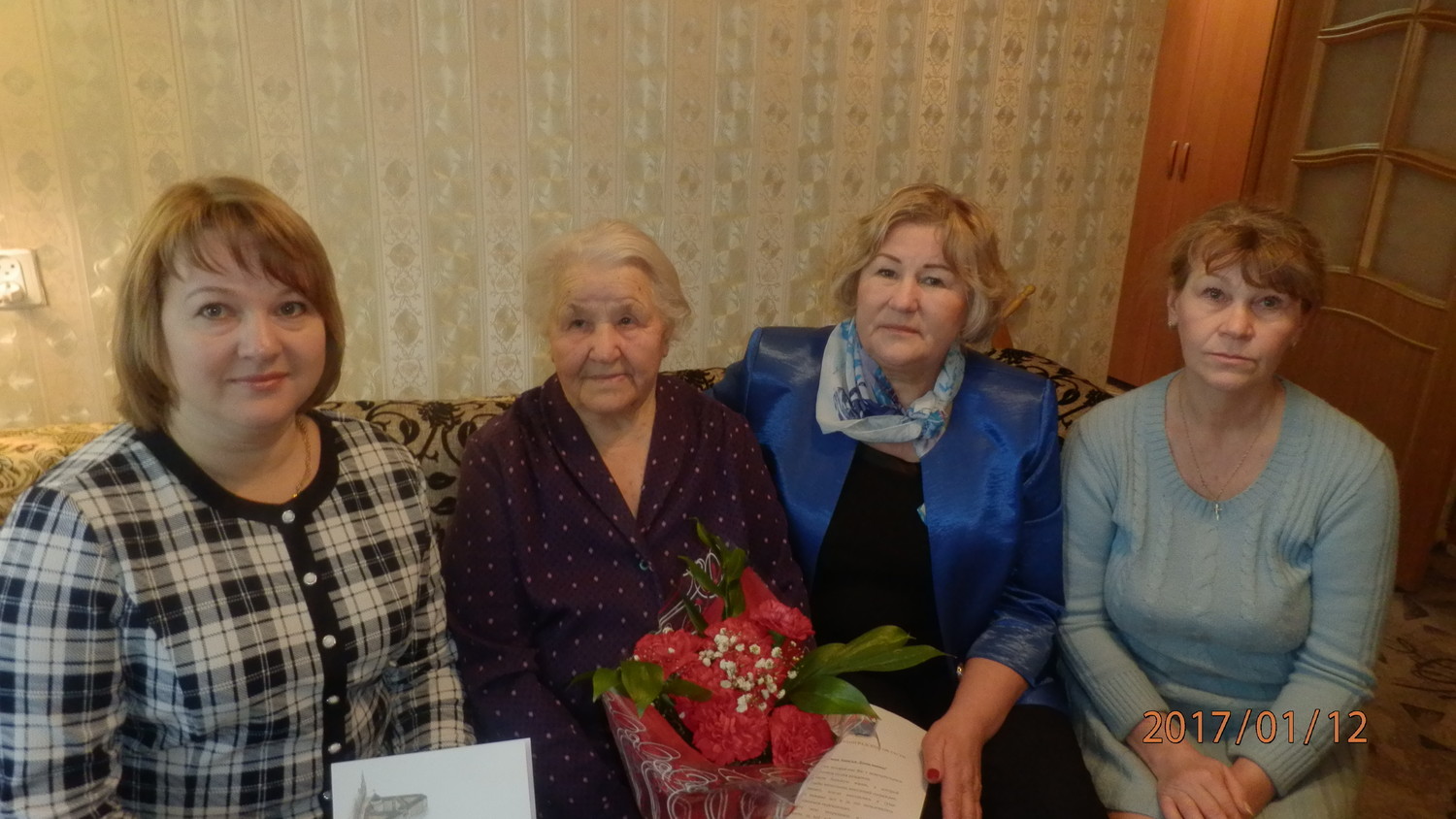 Жительница г. Пикалево Анисья Даниловна Зюрина отметила 90-летний юбилей