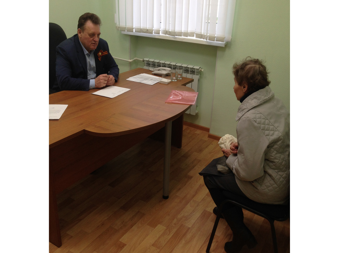 5 мая заместитель Председателя Законодательного собрания Ленобласти Николай Пустотин провел очередной прием граждан в Бокситогорске