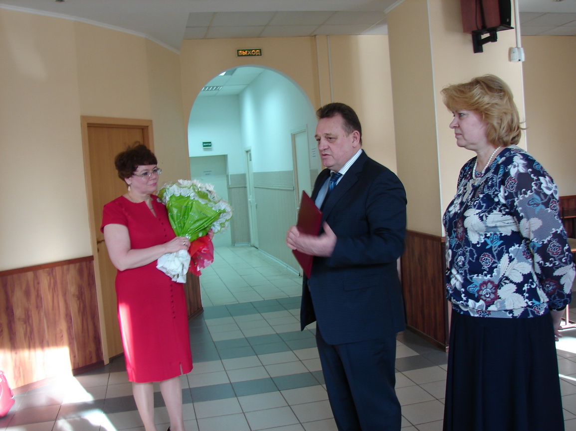 Николай Пустотин поздравил начальника Управления Пенсионного фонда в Бокситогоском районе