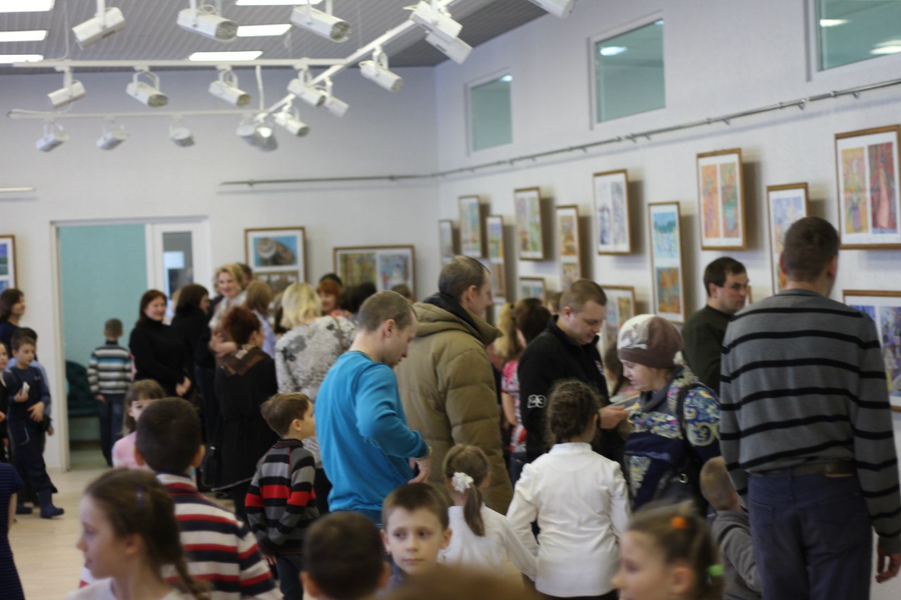 Выставка работ учащихся Пикалевской детской школы искусств 