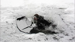 Бокситогорский полицейский спас мужчину, провалившегося под лед